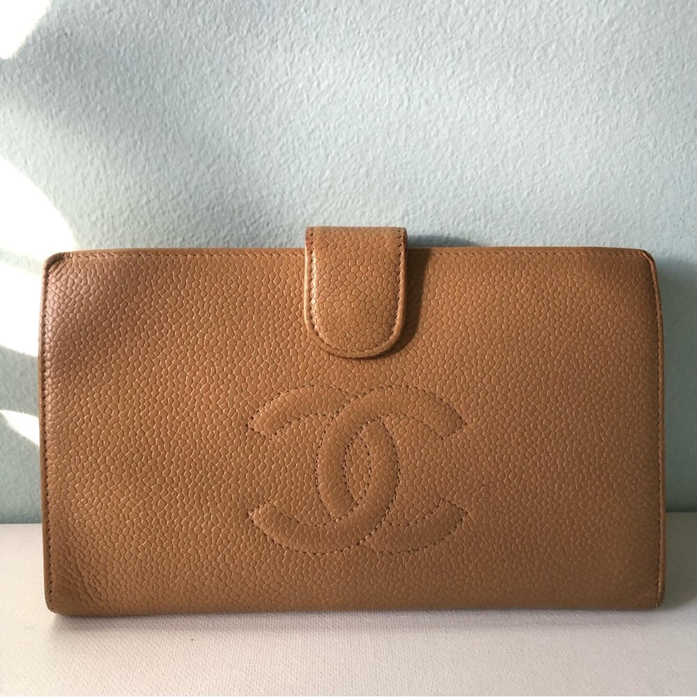 CHANEL Tan Leather CC Logo Continental Wallet